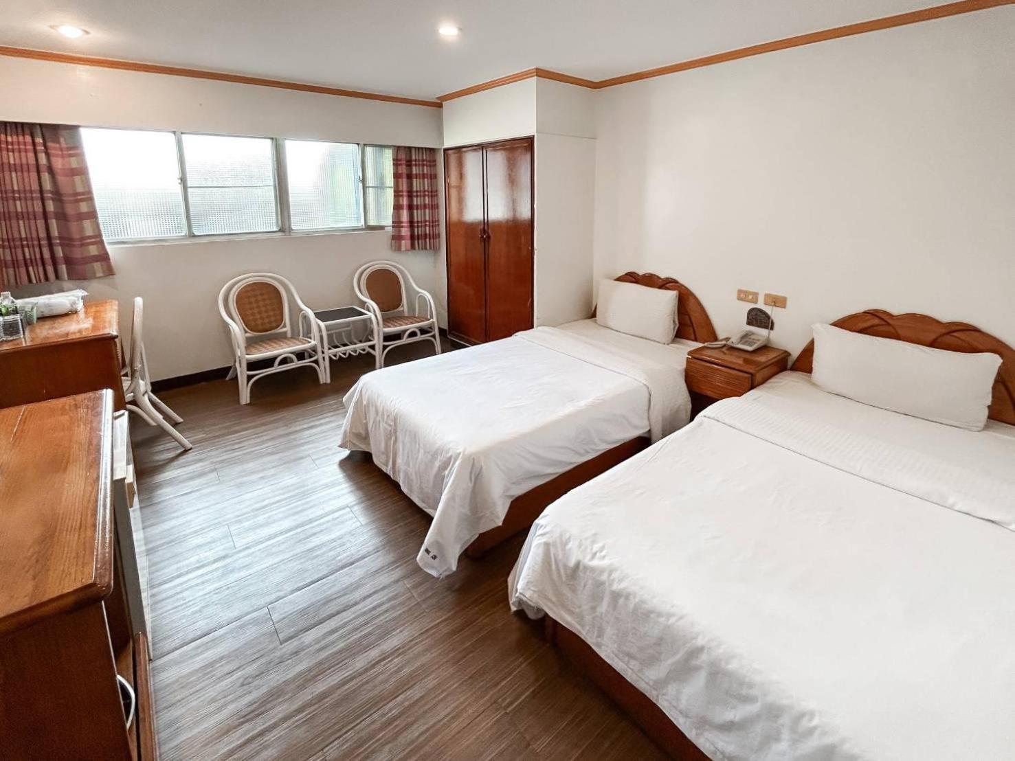 Tzu Chi Hotel Pingtung Esterno foto